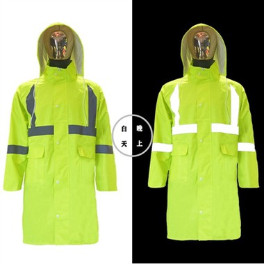L'imperméable réfléchissant de la police de la circulation vous protège et moi